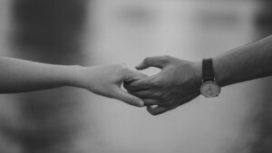 How to Help a Female Family Member Get Mental Health Treatment